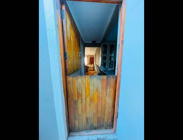 2 BEDROOM HOUSE FOR SALE IN KWAZAKHELE